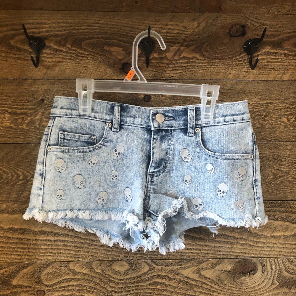 Skull head shorts